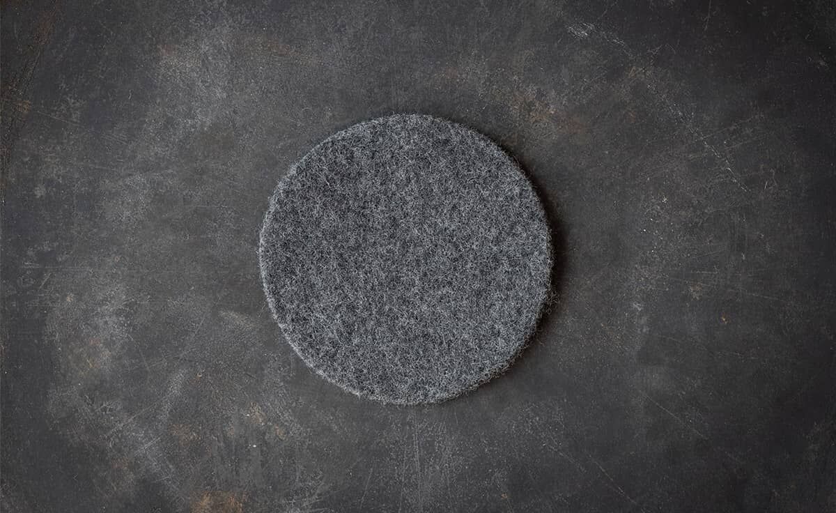 DENK Untersetzer Wolle 13 cm anthrazit für Schmelzfeuer Indoor von DENK Keramik