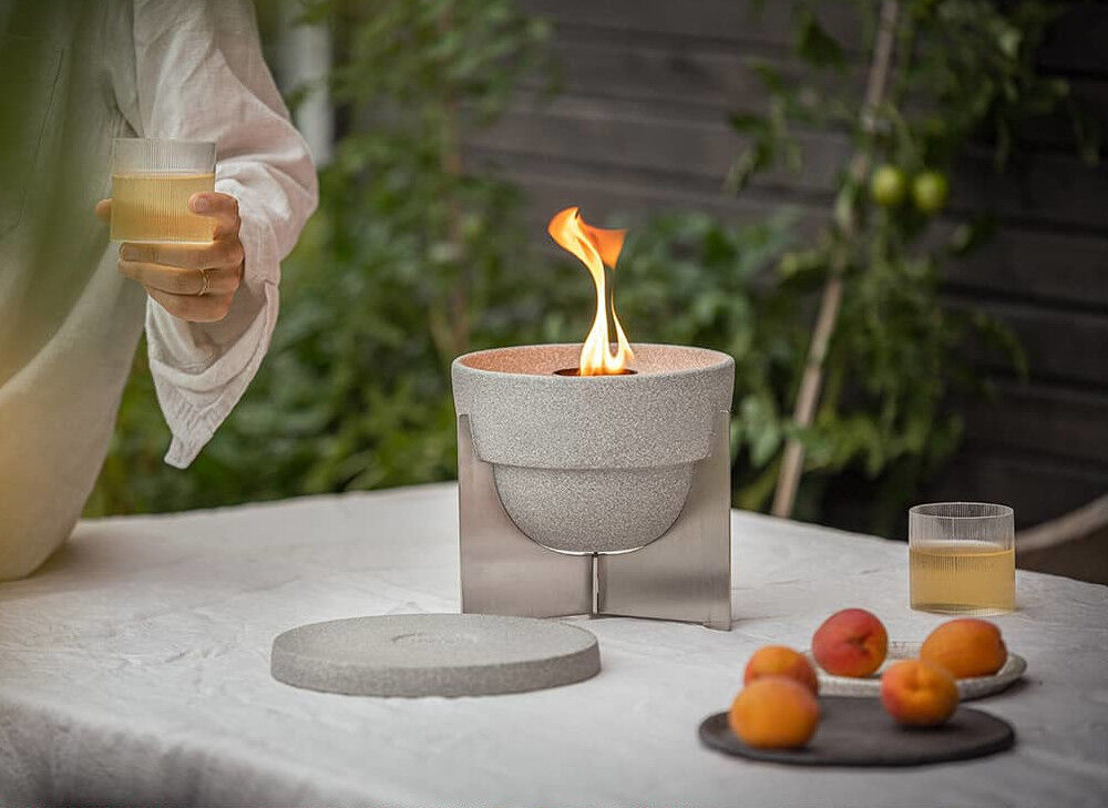 DENK Keramik Schmelzfeuer Outdoor L Granicium mit Fuß aus Edelstahl | Deckel L (SLG + SLG-DE) von DENK Keramik